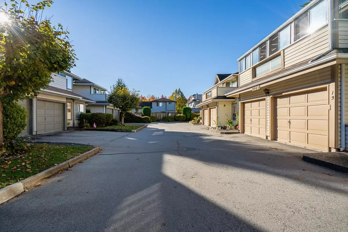 Family Room Photo of 9 9947 151 Street, Surrey, BC