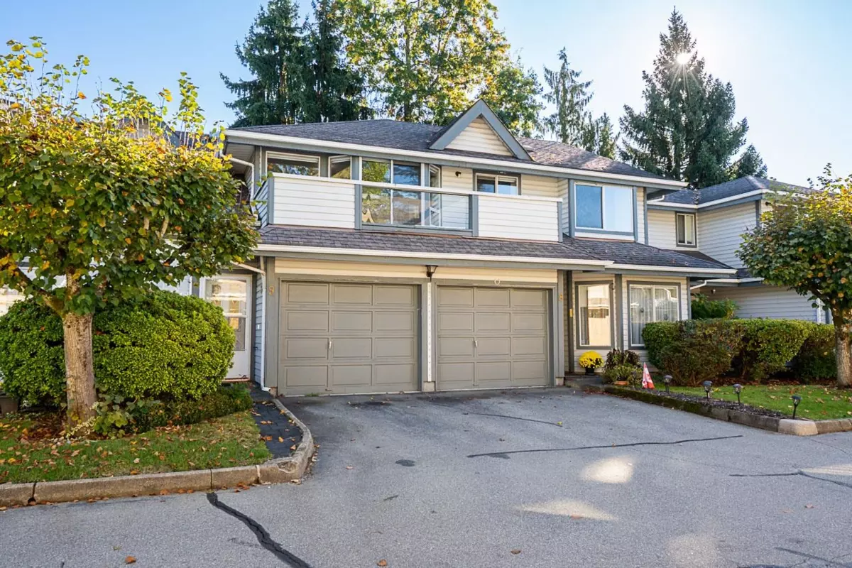 Living Room Photo of 9 9947 151 Street, Surrey, BC