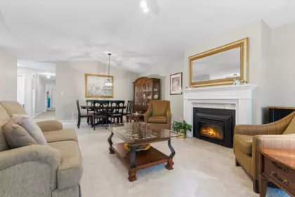 Entry Foyer Photo of 59 6001 Promontory Road, Chilliwack, BC