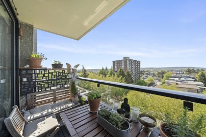 Breakfast Nook Photo of 901 2370 W 2nd Avenue, Vancouver, BC