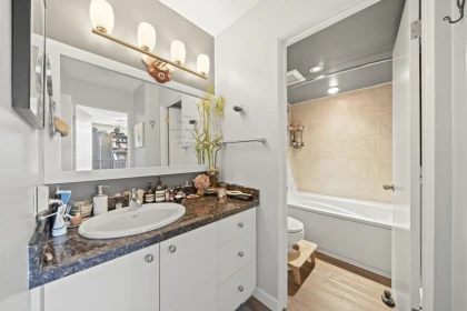 Hallway Photo of 901 2370 W 2nd Avenue, Vancouver, BC