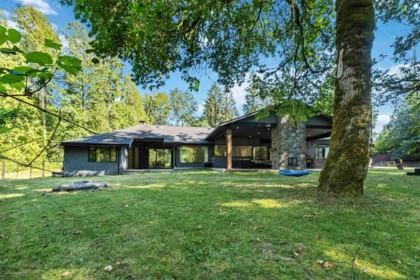 Hot Tub / Spa Photo of 1 23100 129 Avenue, Maple Ridge, BC