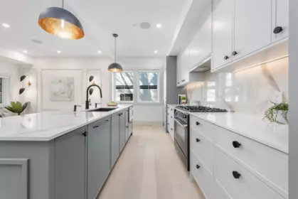 Kitchen Photo of 1 375 E 33rd Avenue, Vancouver, BC
