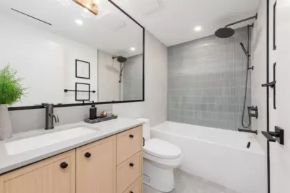 Laundry Room Photo of 1 375 E 33rd Avenue, Vancouver, BC