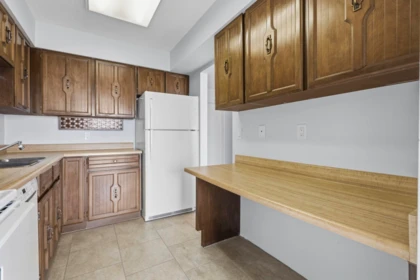Basement Recreation Room Photo of 202 15147 Marine Drive, White Rock, BC