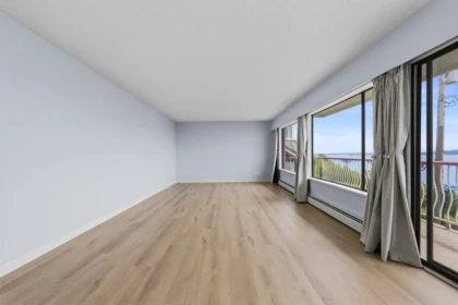 Bedroom 4 Photo of 202 15147 Marine Drive, White Rock, BC