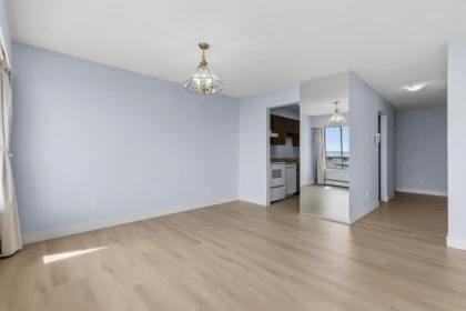 Guest Bathroom Photo of 202 15147 Marine Drive, White Rock, BC