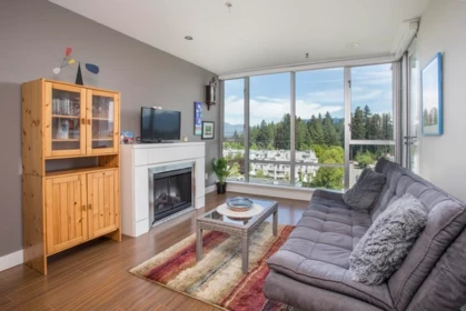 Kitchen Island Photo of 802 12069 Harris Road, Pitt Meadows, BC