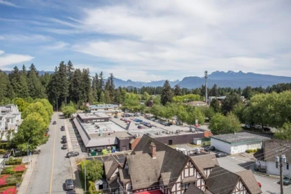 Swimming Pool Photo of 802 12069 Harris Road, Pitt Meadows, BC