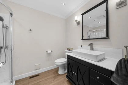 Guest Bathroom Photo of 34931 Ferndale Avenue, Mission, BC