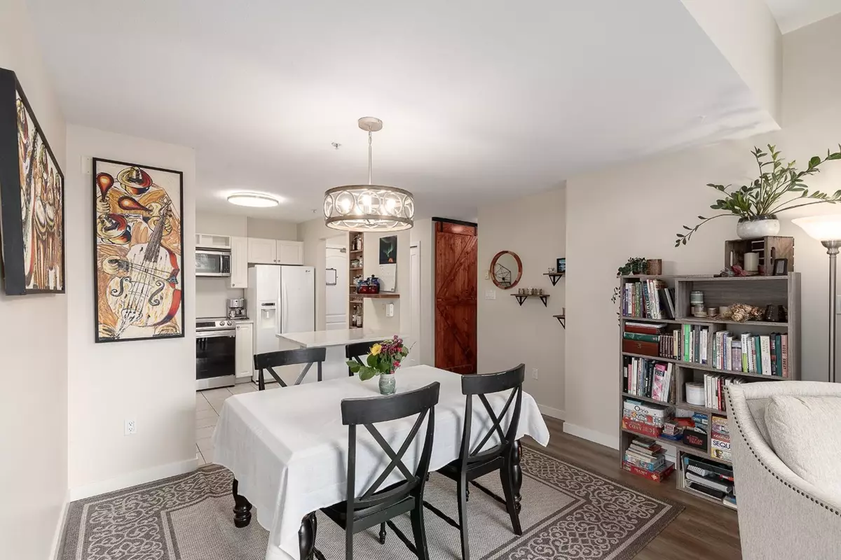 Family Room Photo of 402 2559 Parkview Lane, Port Coquitlam, BC