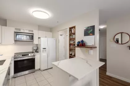 Kitchen Photo of 402 2559 Parkview Lane, Port Coquitlam, BC