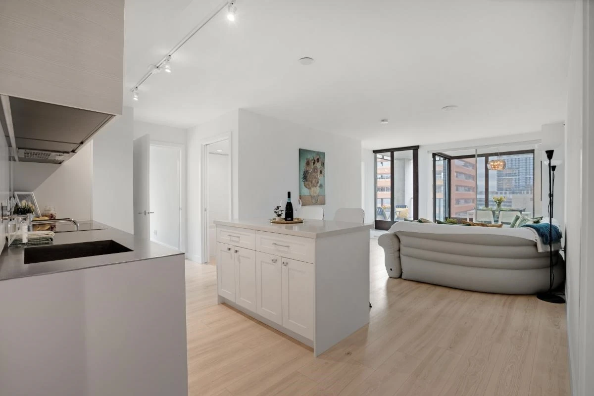 Living Room Photo of 1502 1133 Hornby Street, Vancouver, BC