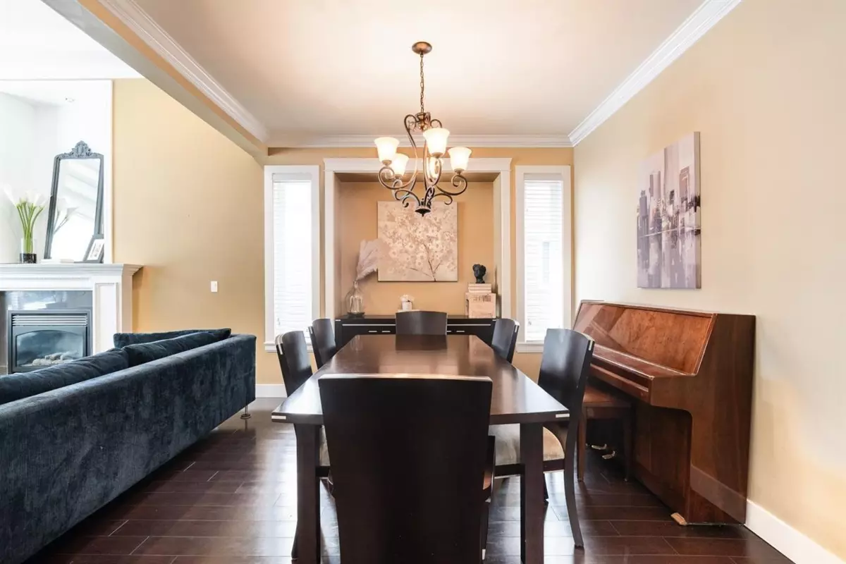 Living Room Photo of 14239 62 Avenue, Surrey, BC