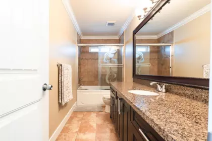 Hallway Photo of 14239 62 Avenue, Surrey, BC