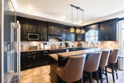 Kitchen Island Photo of 14239 62 Avenue, Surrey, BC