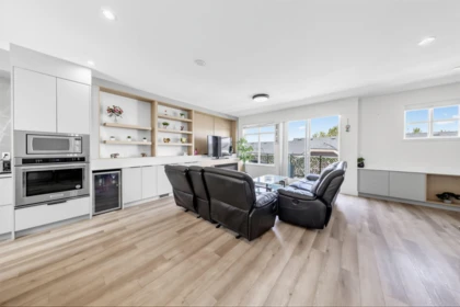 Entry Foyer Photo of 33 10488 124 Street, Surrey, BC