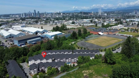 Front Yard Photo of 33 10488 124 Street, Surrey, BC