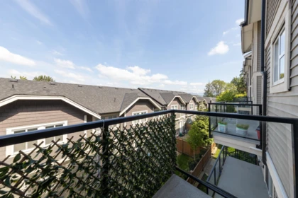 Powder Room Photo of 33 10488 124 Street, Surrey, BC