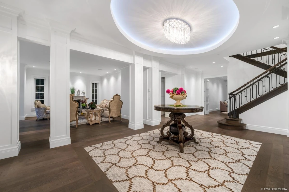Dining Area Photo of 1485 Camelot Road, West Vancouver, BC