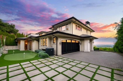 Hot Tub / Spa Photo of 1485 Camelot Road, West Vancouver, BC