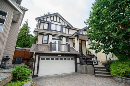 Kitchen Photo of 6075 165a Street, Surrey, BC