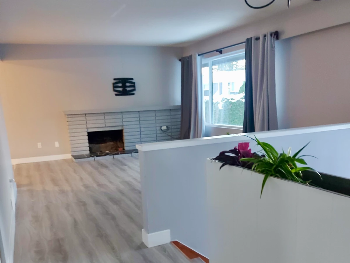 Family Room Photo of 9720 Crown Crescent, Surrey, BC