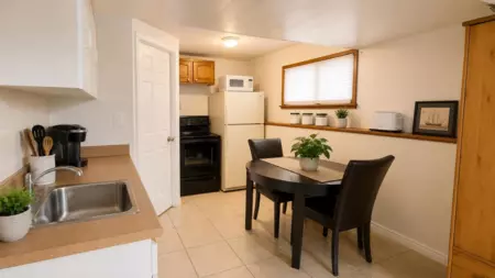 Kitchen Island Photo of 9720 Crown Crescent, Surrey, BC