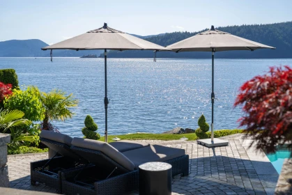 Backyard Photo of 8 Ocean Point Drive, West Vancouver, BC