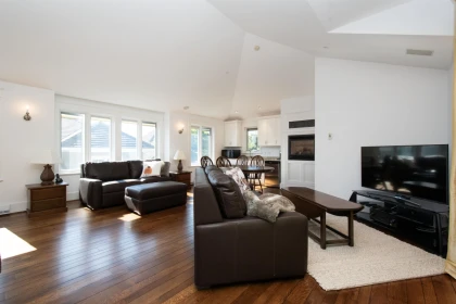 Garage Interior Photo of 8 Ocean Point Drive, West Vancouver, BC