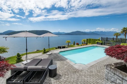 Garden / Landscaping Photo of 8 Ocean Point Drive, West Vancouver, BC