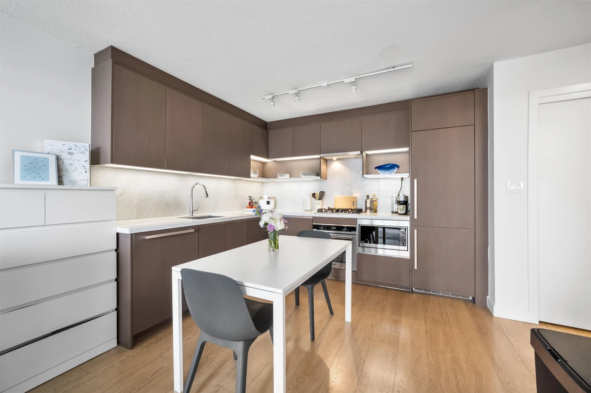 Dining Area Photo of 1007 13696 100 Avenue, Surrey, BC