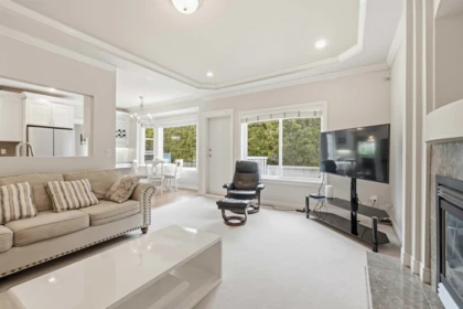 Breakfast Nook Photo of 14708 31a Avenue, Surrey, BC