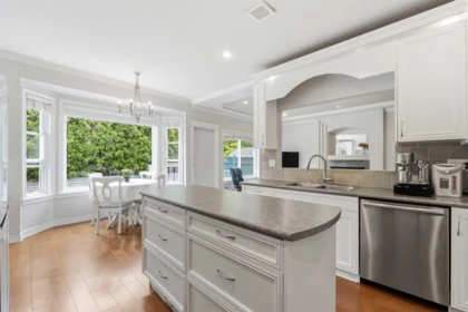 Guest Bathroom Photo of 14708 31a Avenue, Surrey, BC