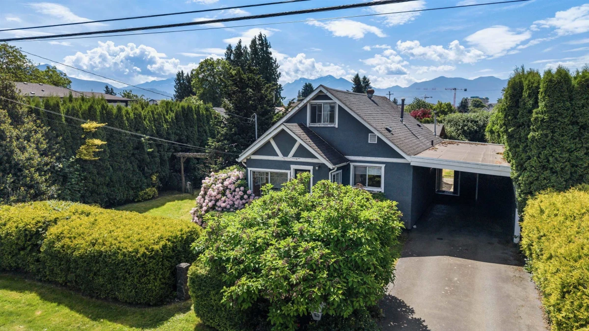 Living Room Photo of 45748 Lewis Avenue, Chilliwack, BC