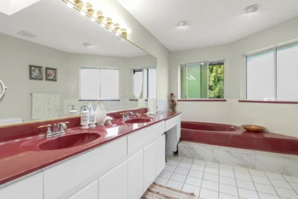 Basement Recreation Room Photo of 14337 77 Avenue, Surrey, BC