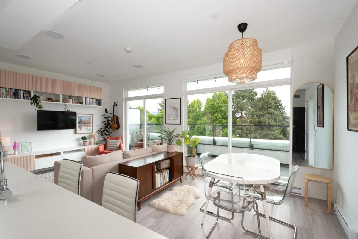 Living Room Photo of PH2 979 E 19th Avenue, Vancouver, BC