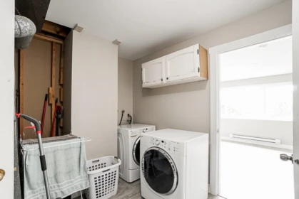 Guest Bathroom Photo of 17954 58 Avenue, Surrey, BC