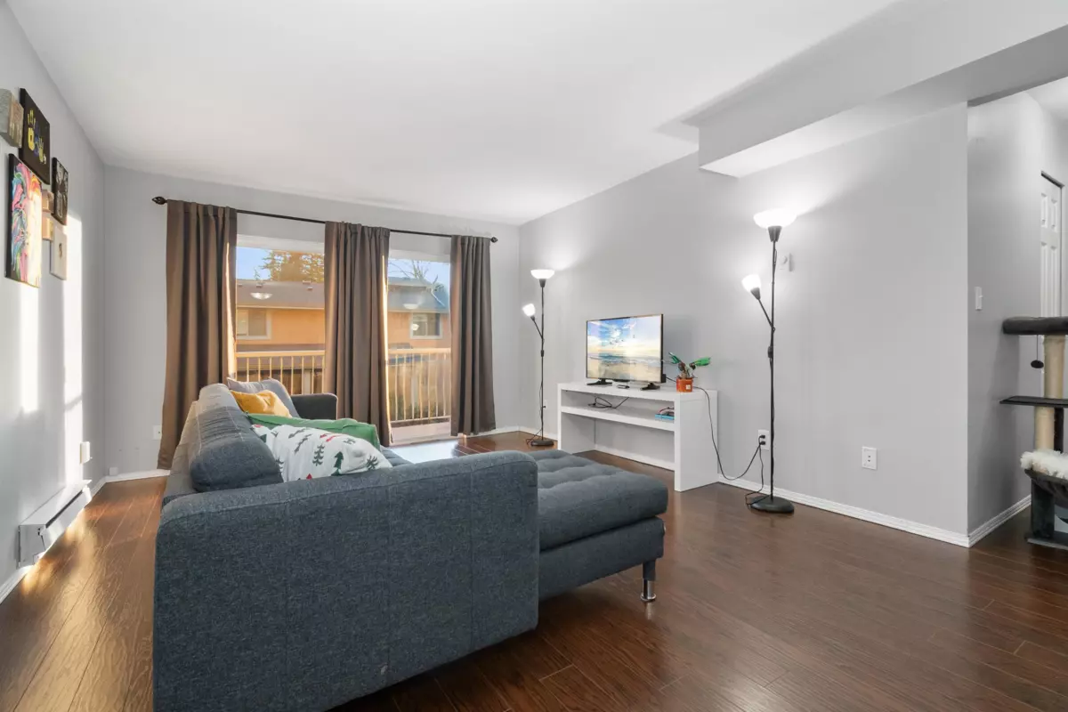 Living Room Photo of 208 45222 Watson Road, Chilliwack, BC