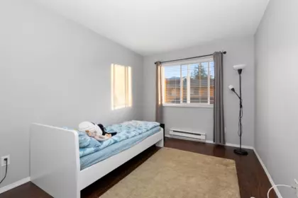 Guest Bathroom Photo of 208 45222 Watson Road, Chilliwack, BC