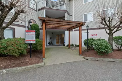 Hallway Photo of 208 45222 Watson Road, Chilliwack, BC