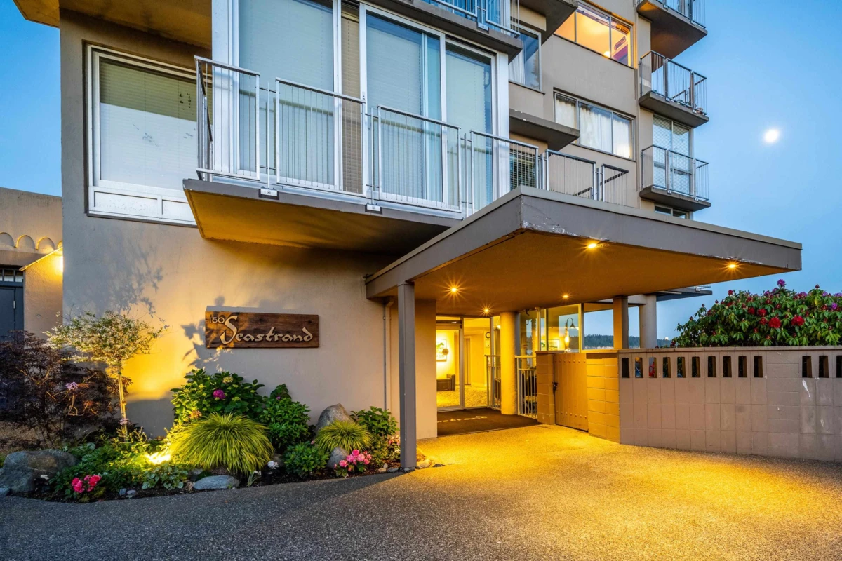 Exterior Rear Photo of 301 150 24th Street, West Vancouver, BC