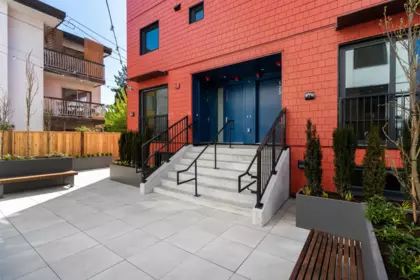 122 1552 E 3rd Avenue, Vancouver, BC, Vancouver — Townhouse for sale