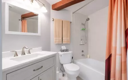 Primary Bathroom Photo of 12204 85a Avenue, Surrey, BC