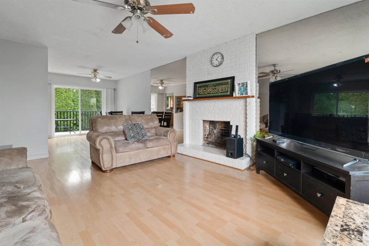 Family Room Photo of 11516 Parkwood Place, Delta, BC