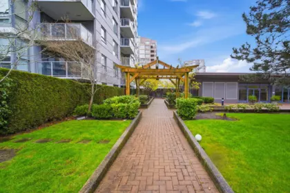 Hallway Photo of 303 6331 Buswell Street, Richmond, BC