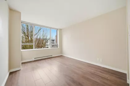 Powder Room Photo of 303 6331 Buswell Street, Richmond, BC