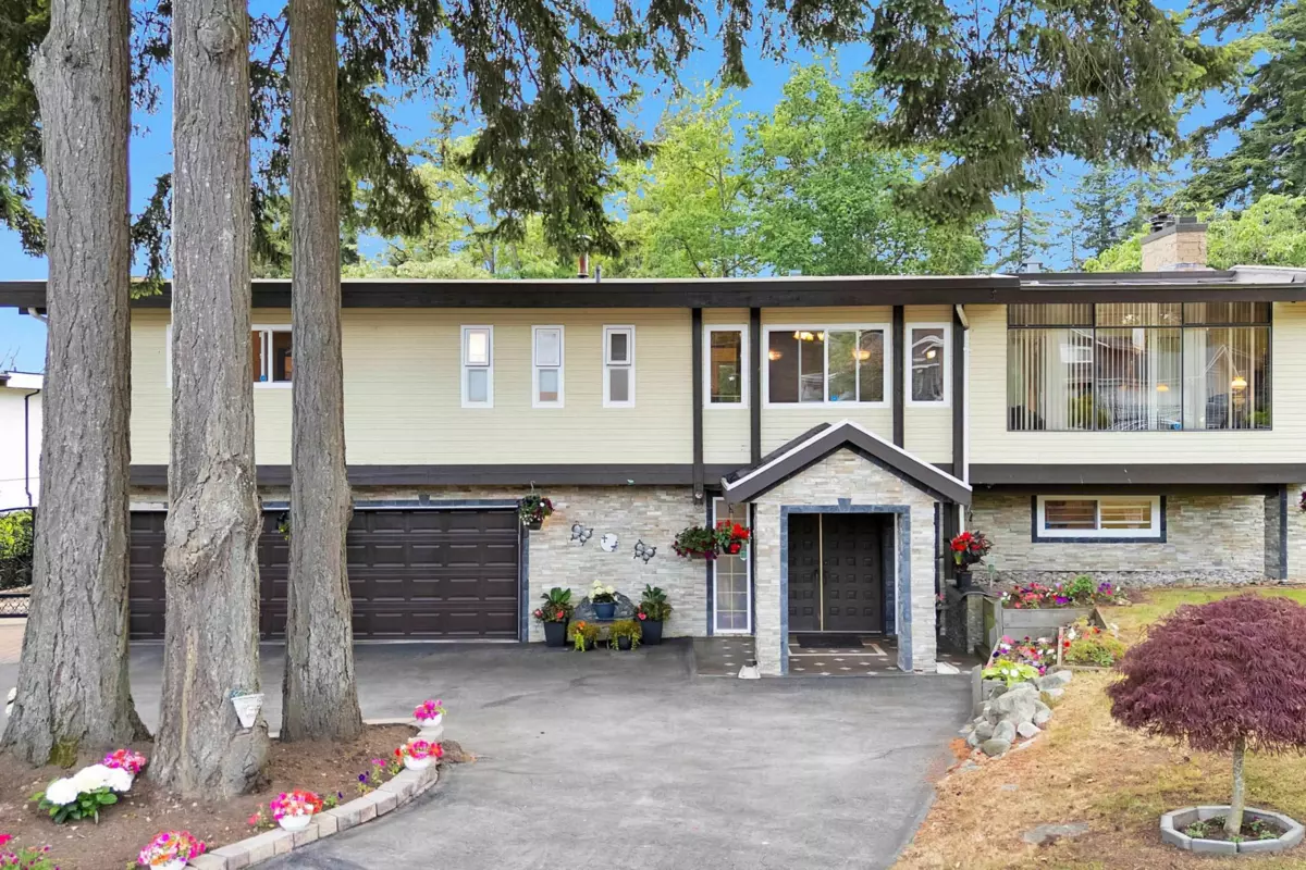 Living Room Photo of 5625 132 Street, Surrey, BC
