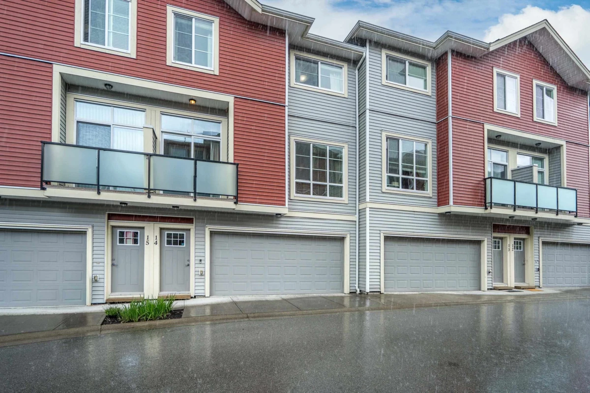 Living Room Photo of 14 6945 185 Street, Surrey, BC