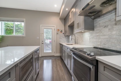Kitchen Photo of 14 6945 185 Street, Surrey, BC